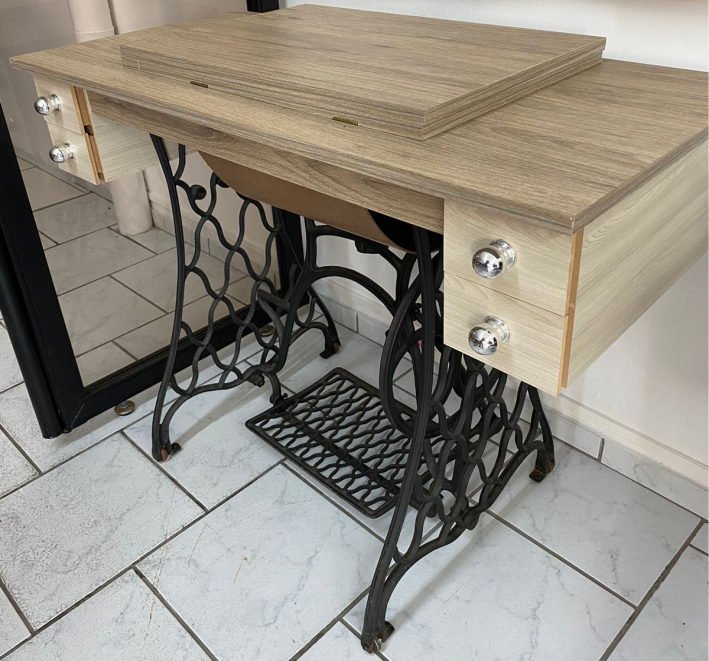 Mesa para máquina de costura